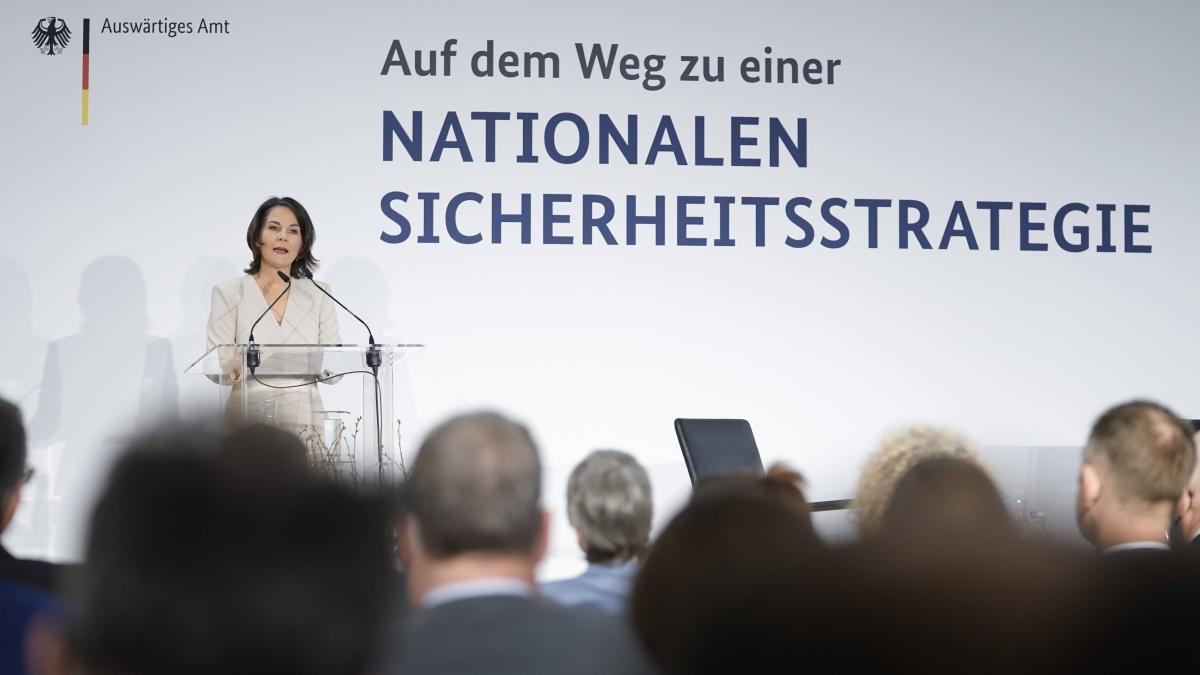 Außenministerin Baerbock hält eine Rede "Auf dem Weg zu einer Nationalen Sicherheitsstrategie"