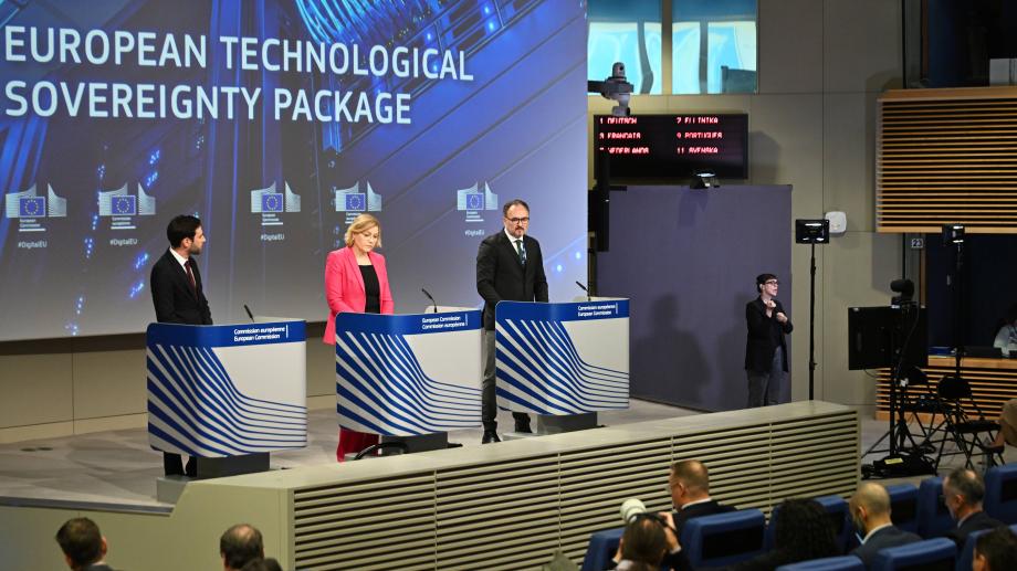EU Commission Vice-President Virkkunen and Commissioner Jorgensen hold press conference BRUSSELS, BELGIUM