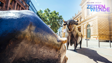 Bild der Bronze-Statuen vom Bullen und Bären vor der Börse in Frankfurt/Main