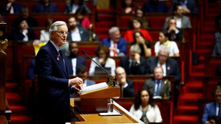 Französischer Premierminister Barnier im Parlament